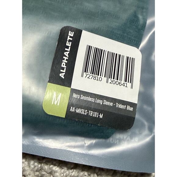 NEW In Bag Men's Alphalete Hero Seamless Long Sleeve In Trident Blue Sz M - Picture 2 of 2